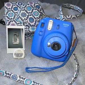 Instax Mini 9 bundle with case and lens